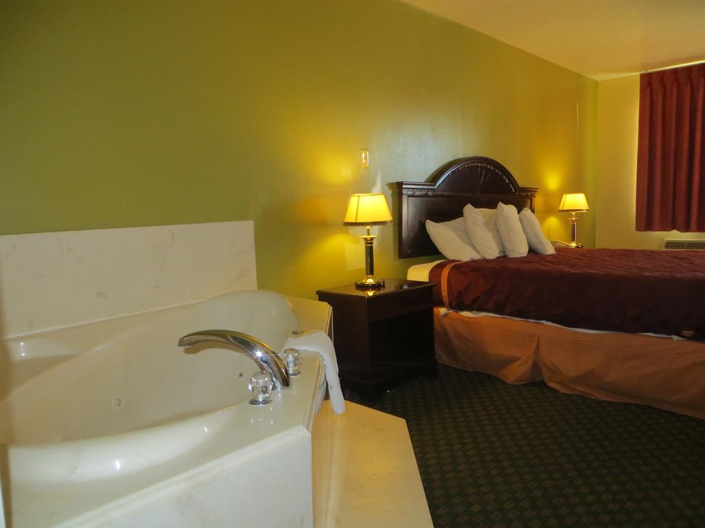 Americas Value & Motel 2*