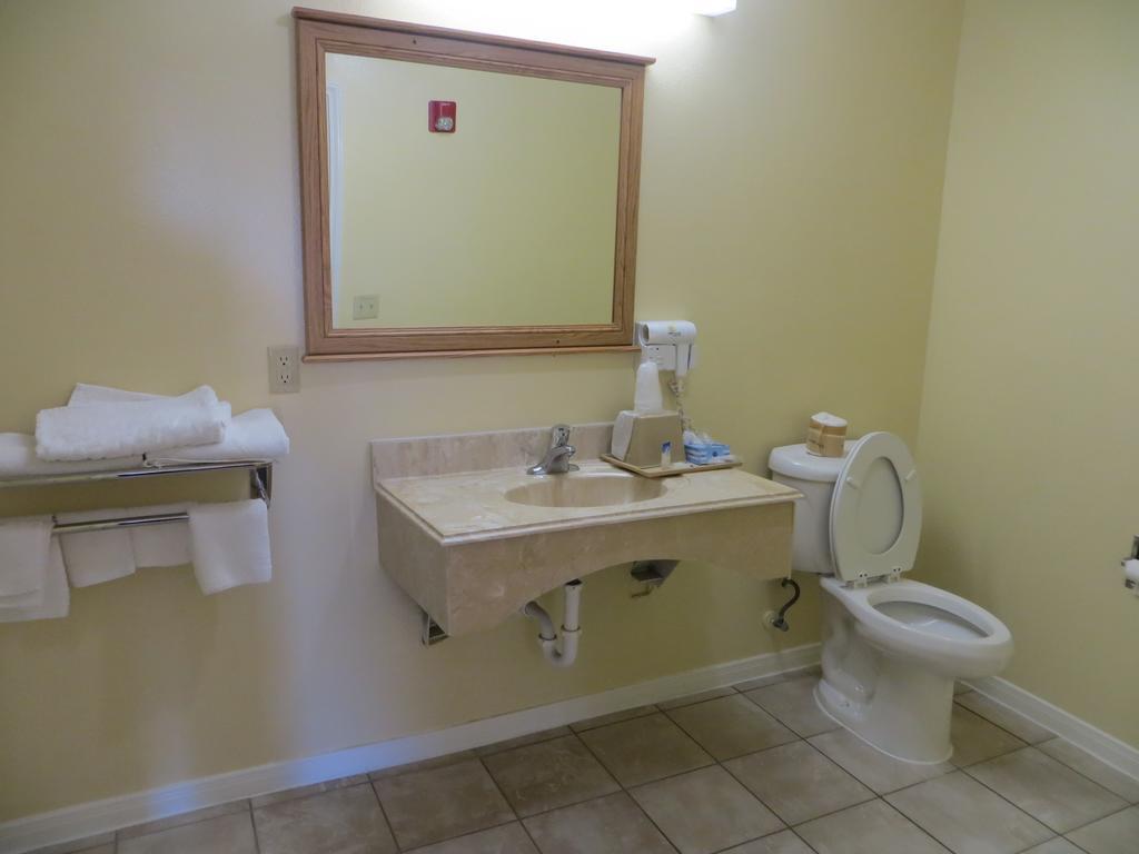 Motel Americas Value & Hempstead