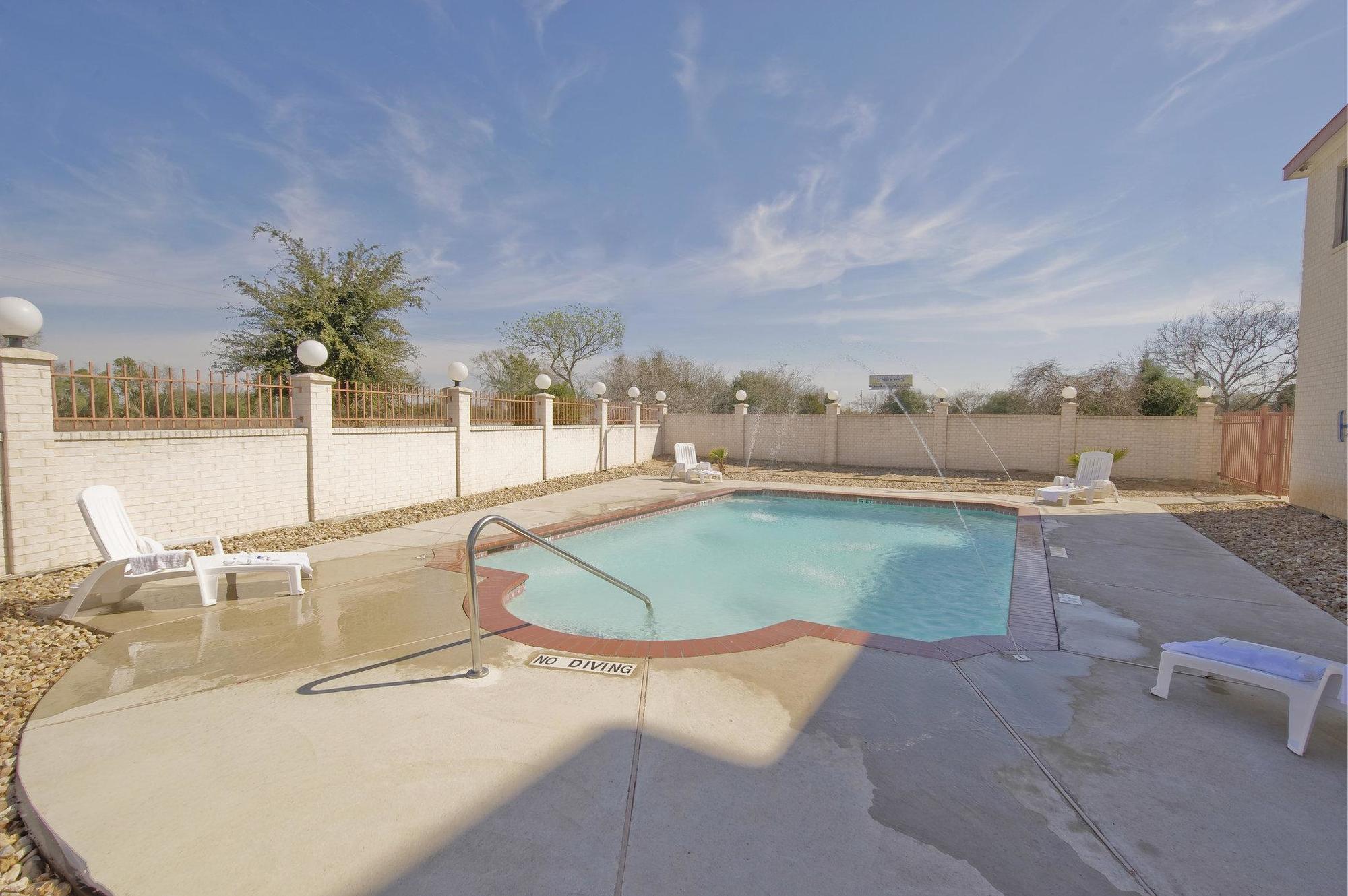 Motel Americas Value & Hempstead